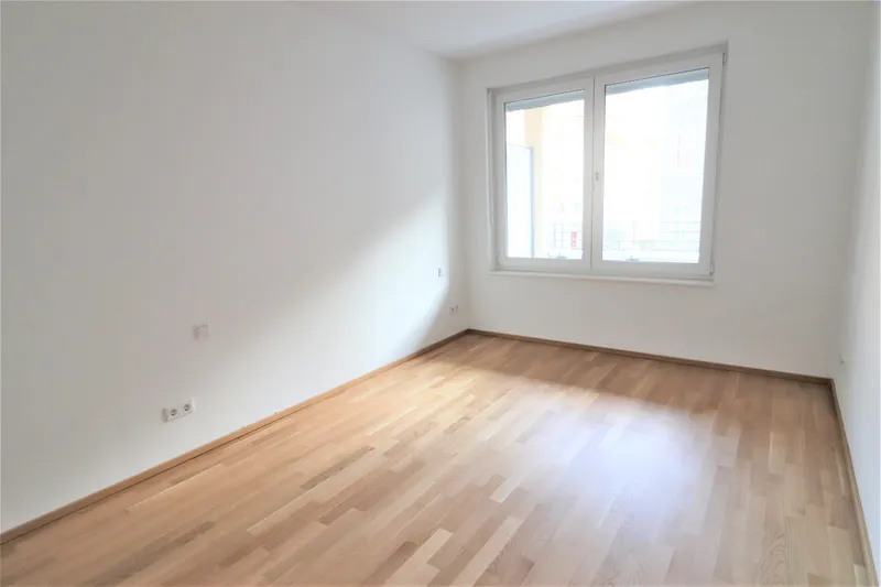 Moderne 2-Zimmer Wohnung mit Balkon und Einbauküche — photo 1
